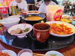 -川流不息·地道川菜·小龙虾(新松江路店)