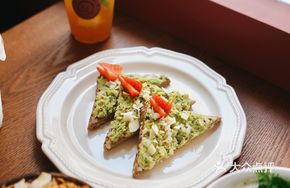 Garlic Avocado Toast