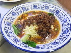 -渝之汇牛肉豌杂面