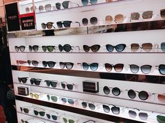 -LensCrafters亮视点·OAKLEY精选(静安嘉里中心店)