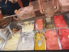 榛子冰激凌-VENCHI 闻绮(北京国贸商城店)