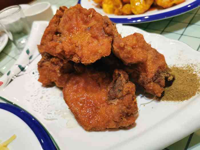 之前比较喜欢品海的糖醋里脊所以那阵儿经常下楼打包肥家