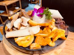 -一朵菌·野生菌探索家火锅(南亚店)