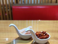 -小椒羊.羊肉粉 龙虾 羊肉串(新地旗舰店)