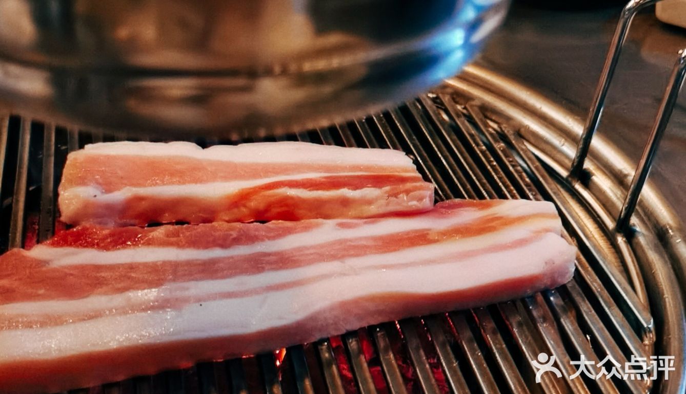 街边氛围感满点的烤肉店推荐