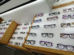 -LOGO眼镜·蔡司品牌折扣店(龙华清湖店)