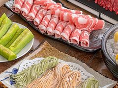 -靓海海鲜火锅(水上湖边观景店)