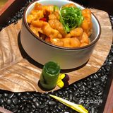 东方之门首家 360°湖景餐厅