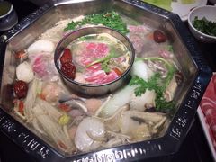 -陆派巴倒烫火锅(城东店)