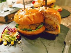 -HIGH FIVE哈福手工汉堡(桂林路店)