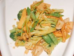 蚝油炒时蔬-Local泰莲庭(虹鳟鱼店)