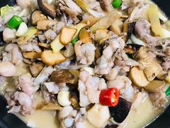 鸡汁菌汤牛蛙-回·龙虾铺·盆盆蟹·烧烤大排档(回龙观店)