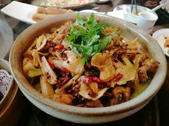 香锅牛蛙-辛香汇(飞洲店)