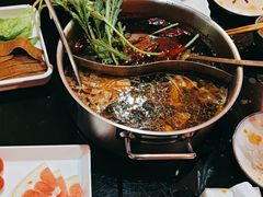 -唯爱KTV聚会餐厅(仙林东城汇店)
