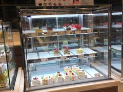 面包甜点陈列柜-巴黎贝甜(常德路店)