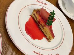 焗红酒梨子肉桂杏仁-Entrecôte 法国牛扒馆(保利·时光里店)