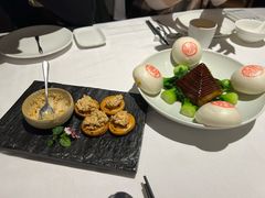鹅肝酱葱油饼-南麓·浙里(外滩店)