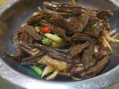 -依江春水烤鸭店