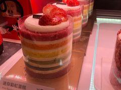 迷你彩虹蛋糕-巴黎贝甜(大宁国际商业广场店)
