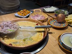 -洱火云南酸菜牛肉火锅(石景山当代商城店)