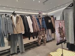 -URBAN REVIVO(上海中庚漫游城店)