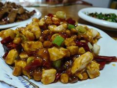 宫爆鸡丁-红实家常菜(静安里店)