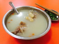 雪豆蹄花汤-吴氏蹄花