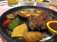 -樱花里音乐餐吧·牛扒椰子鸡(东圃店)