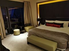 -上海滴水湖皇冠假日酒店