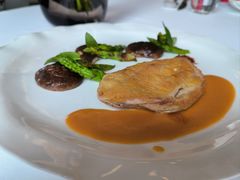 香烤土鸡配芦笋,香菇佐巴马臣芝士酱汁-Jean Georges