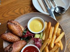 香炸鸡翅配薯条-Money Shops(愚园路店)