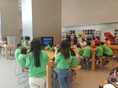 -Apple零售店(华贸购物中心店)