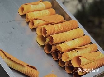 不会像六贤记/汪保来等连锁糕点店售卖的蛋卷那么硬