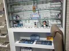 -诺柯视眼镜-蔡司依视路官方工厂店(淞南一店)