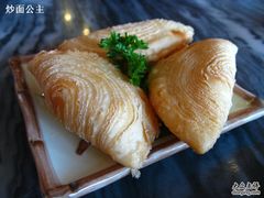 榴莲酥-山水茶艺馆·点心粤菜·30年老字号