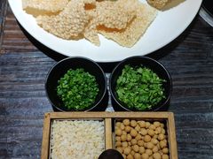 锅巴里的故事-凤凰山斑鱼馆(恭城店)