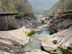 -燕子河大峡谷天坑仙境