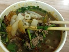 -八哥酸辣粉(大中路步行街店)