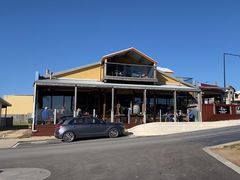 -12 Rocks Beach Bar Cafe