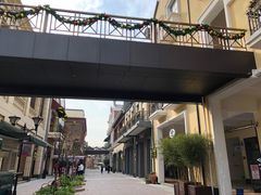 -王府井奥莱临潼小镇(临潼店)