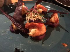 煎虾配紫薯泥薯片及姜味柠檬汁-AZUL by FUEL蓝色·法式酒馆(琶醍店)