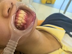 -瑞尔齿科(南京东路名人诊所)