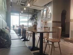 -F+轻食健身赋能空间(中华北路国贸商场店)