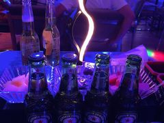 -汉斯酒吧