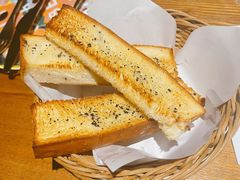 -JINNS锦时 steak&pizza(浸信会礼拜堂旧址店)