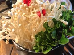 -老牌坊云南鱼豆花火锅(哈西万达店)