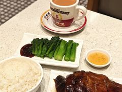 -香港新发烧腊茶餐厅(水围店)