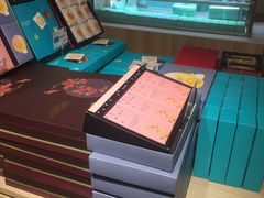 -顶东面包花园·生日蛋糕(世博店)
