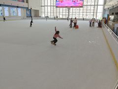 -冰纷万象滑冰场(赣州华润万象城店)
