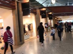 -东荟城名店仓